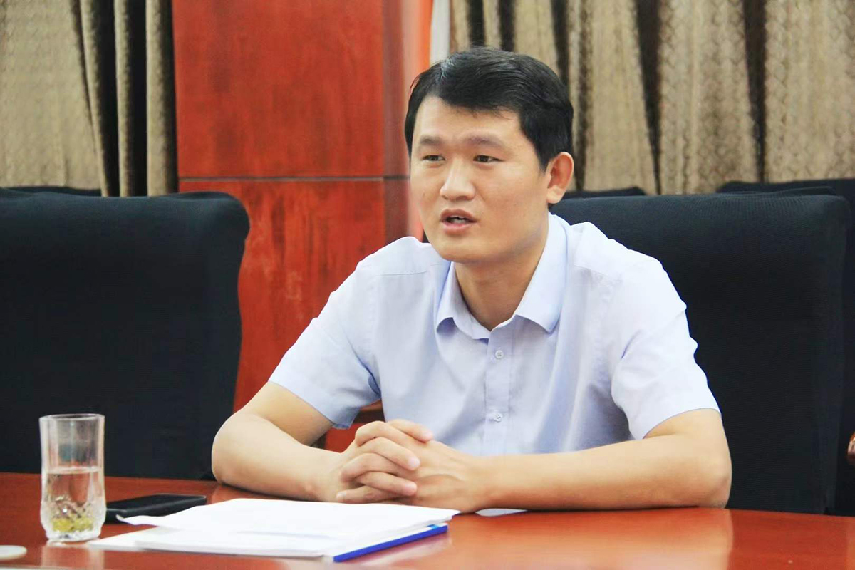 市金融局黨組成員、副局長丁朝陽蒞臨豪家集團(tuán)緊盯上市協(xié)調(diào)調(diào)度1