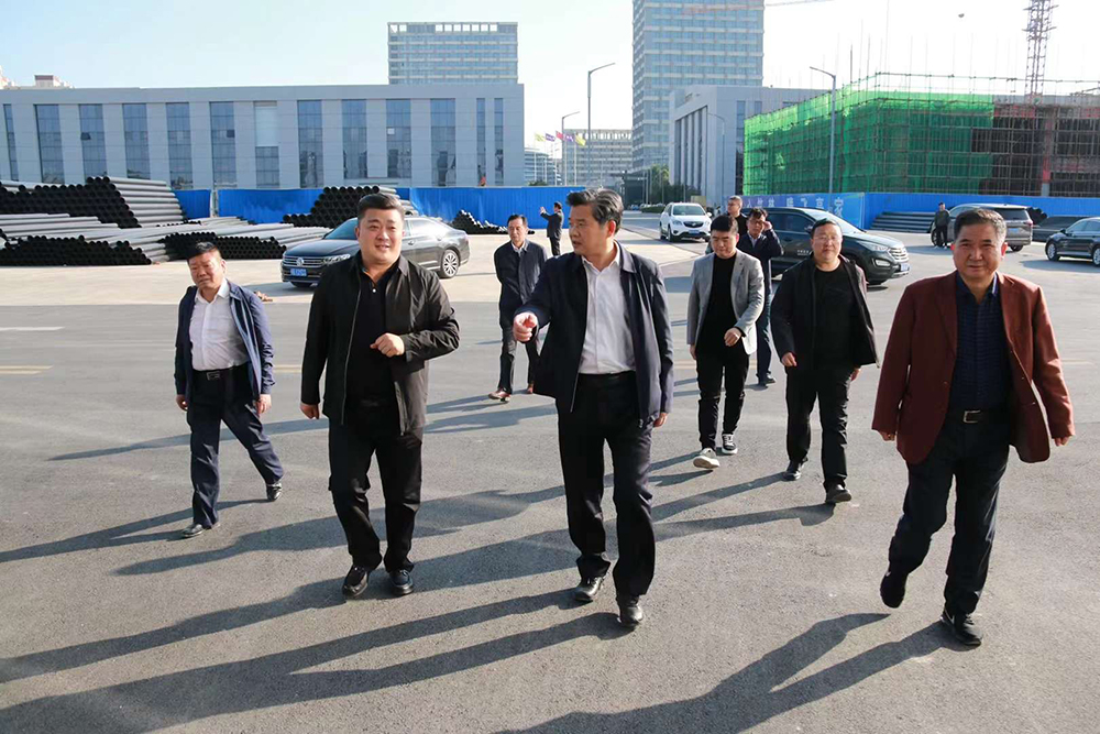 市水利局黨組書記、局長曹濤及局機關(guān)領(lǐng)導(dǎo)同志等一行蒞臨豪家集團調(diào)研指導(dǎo)4