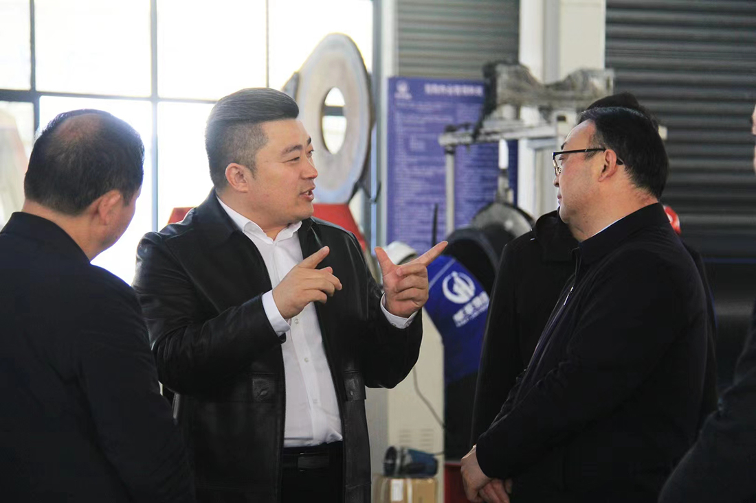 省科技廳副廳長姚群、創(chuàng)新基地處處長鐘海斌等一行蒞臨豪家管業(yè)考察調(diào)研3