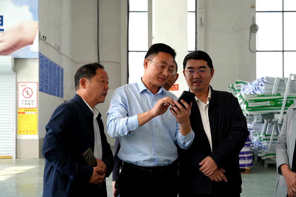 市科技局黨組書記、局長徐云飛，黨組成員、副局長王顯林等一行蒞臨豪家集團考察調(diào)研