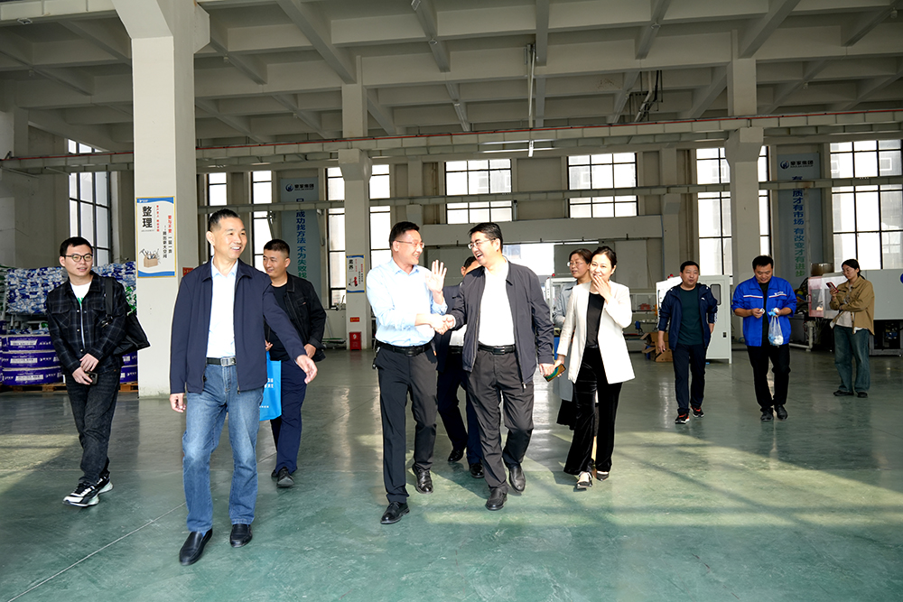 市科技局黨組書記、局長徐云飛，黨組成員、副局長王顯林等一行蒞臨豪家集團考察調(diào)研